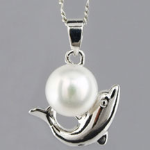 Fashion Freshwater Pearl Pendant, Dolphin